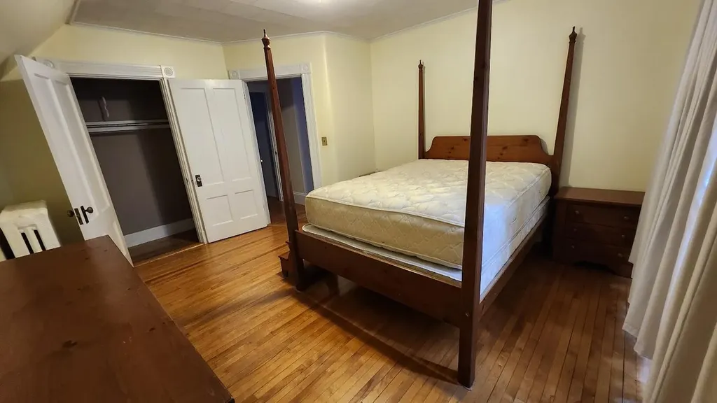 17 Bates Street Millinocket ME 04462