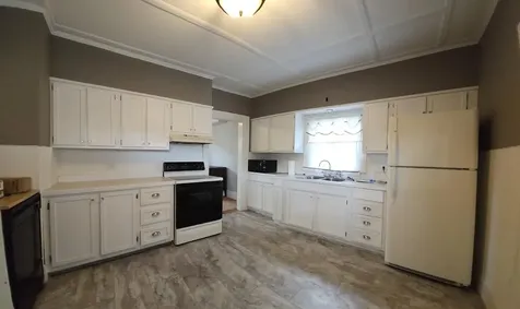 17 Bates Street Millinocket ME 04462