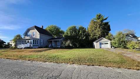 17 Bates Street Millinocket ME 04462