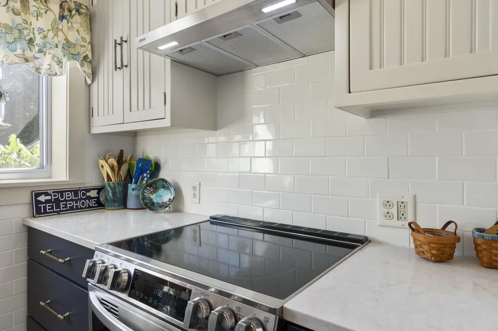 664 Boothbay Road Edgecomb ME 04556