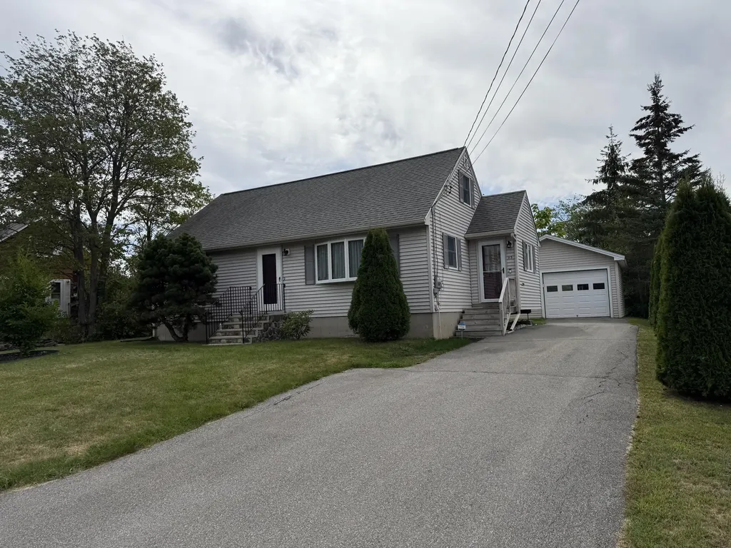 43 Robinhood Drive Brewer ME 04412