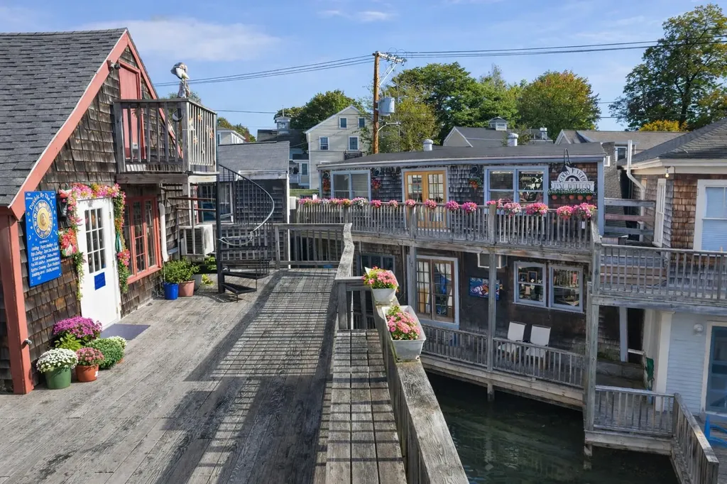 143 Beach Avenue Kennebunk ME 04043