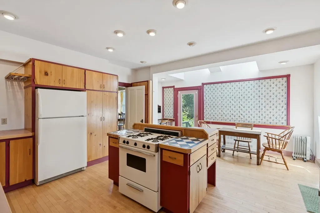 8 Mckeen Street Brunswick ME 04011