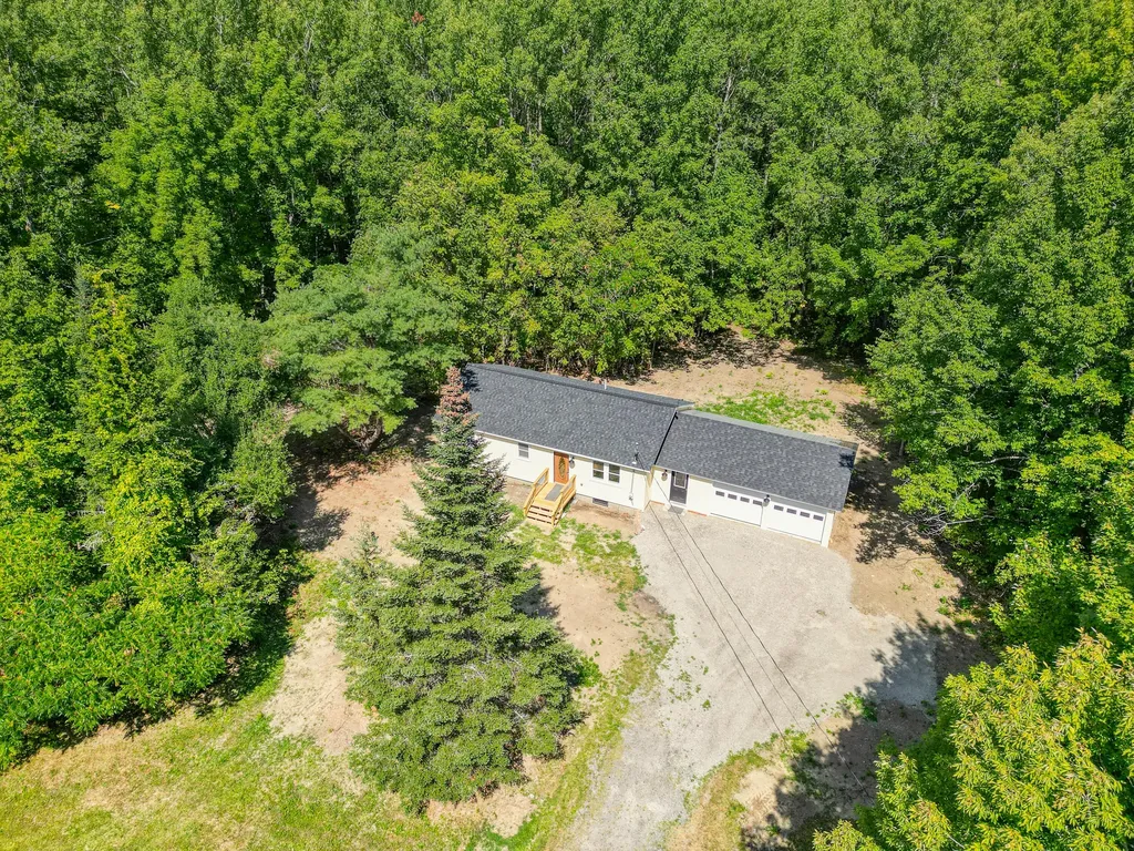 76 Pirate Lane Fairfield ME 04937