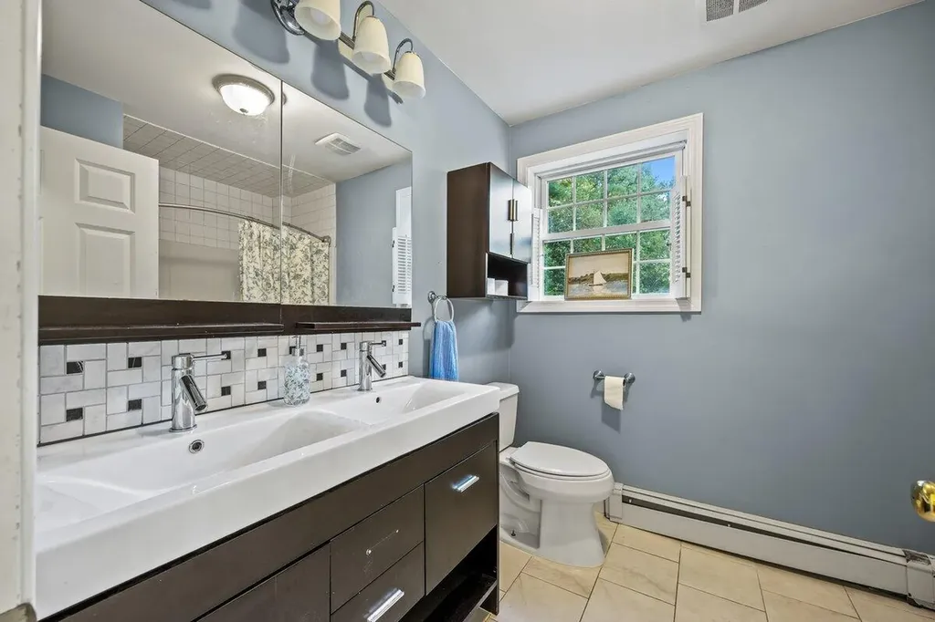 24 Caroline Crossing Hollis ME 04042