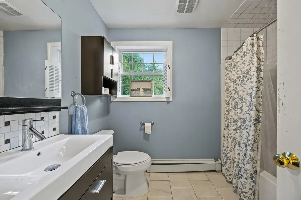 24 Caroline Crossing Hollis ME 04042