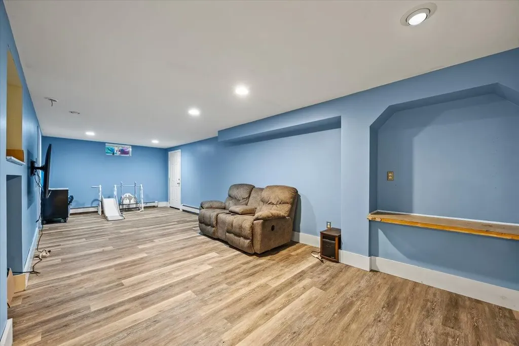 24 Caroline Crossing Hollis ME 04042