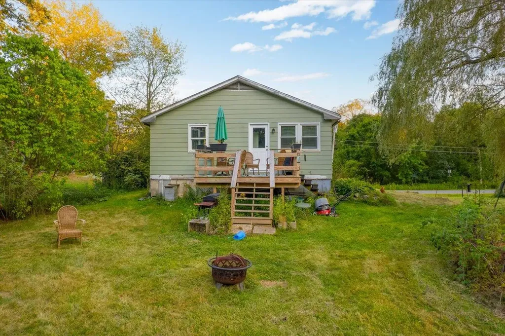 185 Pleasant Street Richmond ME 04357