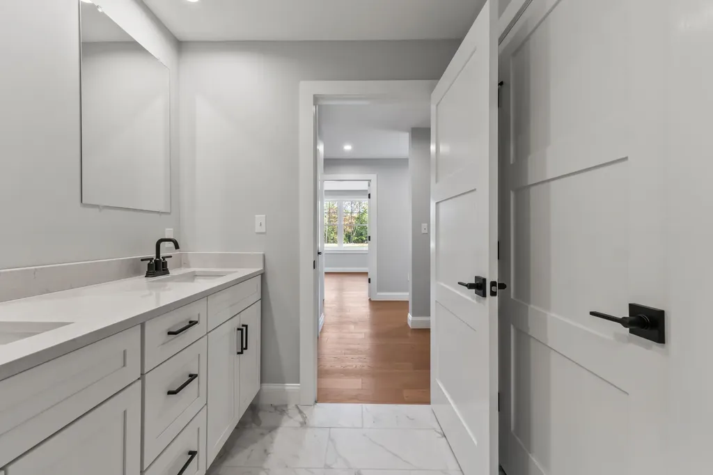 11 Heritage Lane Kennebunk ME 04043
