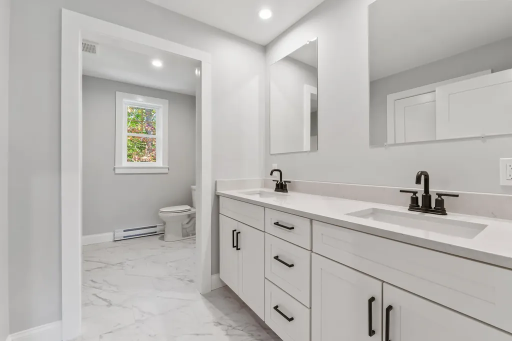 11 Heritage Lane Kennebunk ME 04043