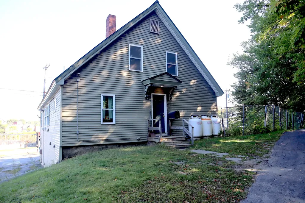 1 Waterville Road Skowhegan ME 04976