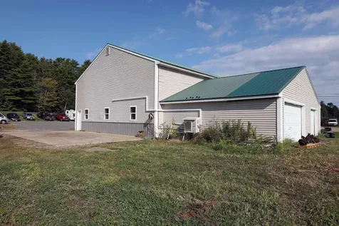 5 Amity Lane Pittston ME 04345