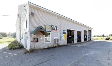 5 Amity Lane Pittston ME 04345