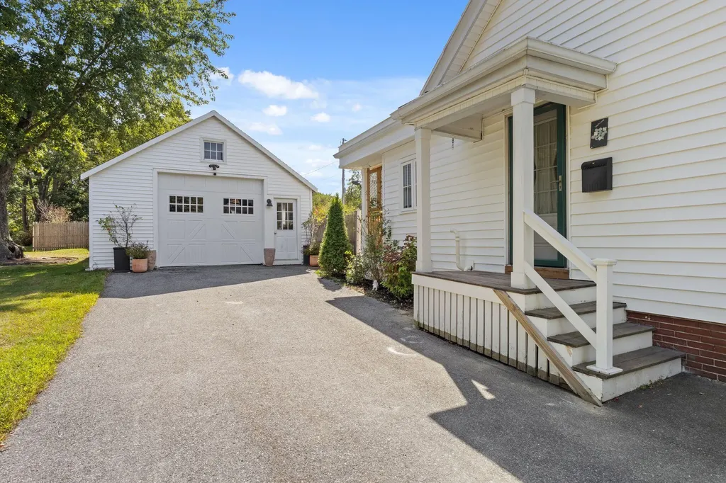 52 Maplewood Street Portland ME 04103