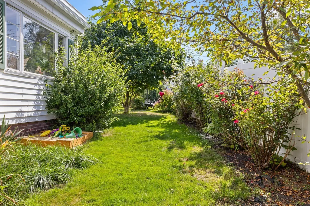 52 Maplewood Street Portland ME 04103