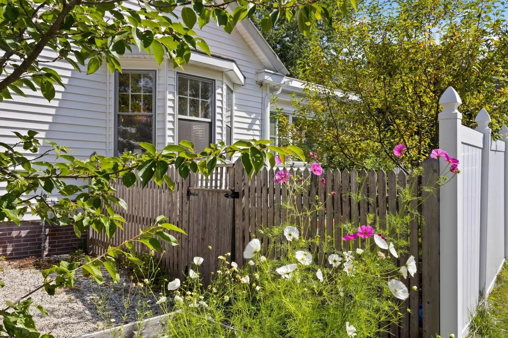 52 Maplewood Street Portland ME 04103