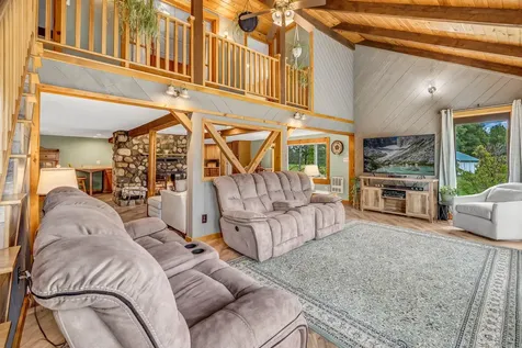 47 Higgins Road Palmyra ME 04965