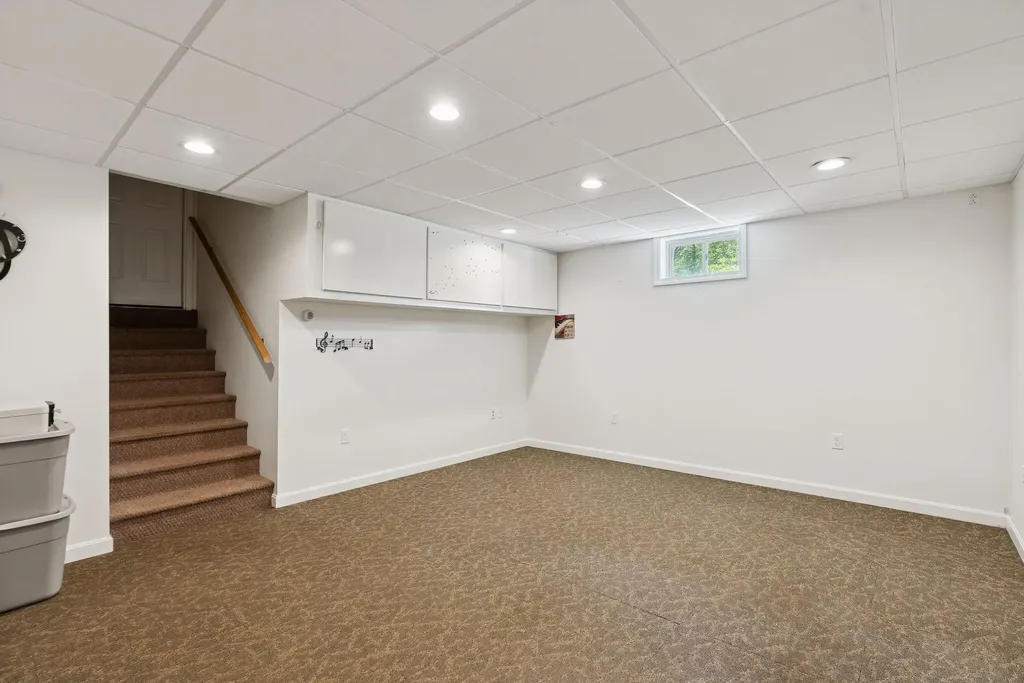 141 Rabbit Road Durham ME 04222
