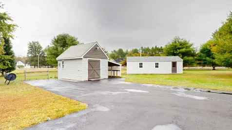 10 Hackett Mills Road Poland ME 04274