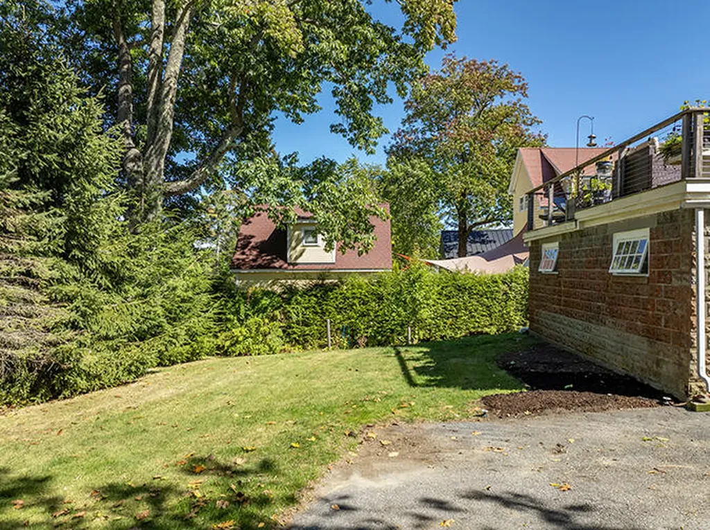 33 Pearl Street Camden ME 04843