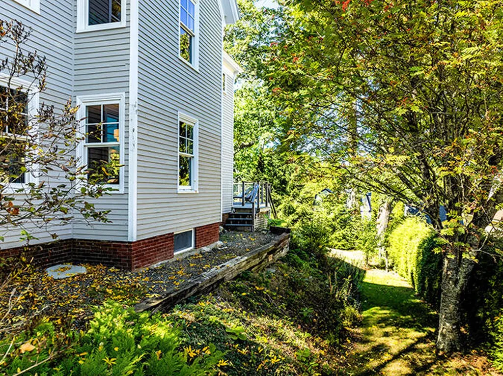33 Pearl Street Camden ME 04843