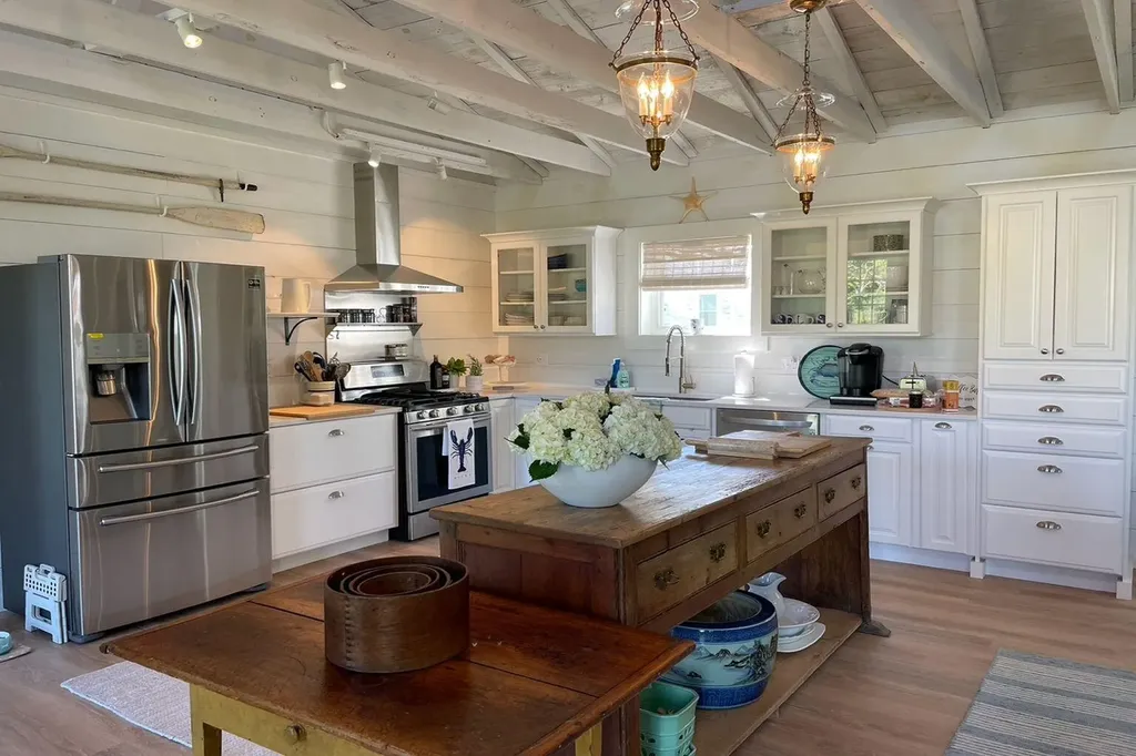 32 Murray Hill Road Boothbay ME 04544