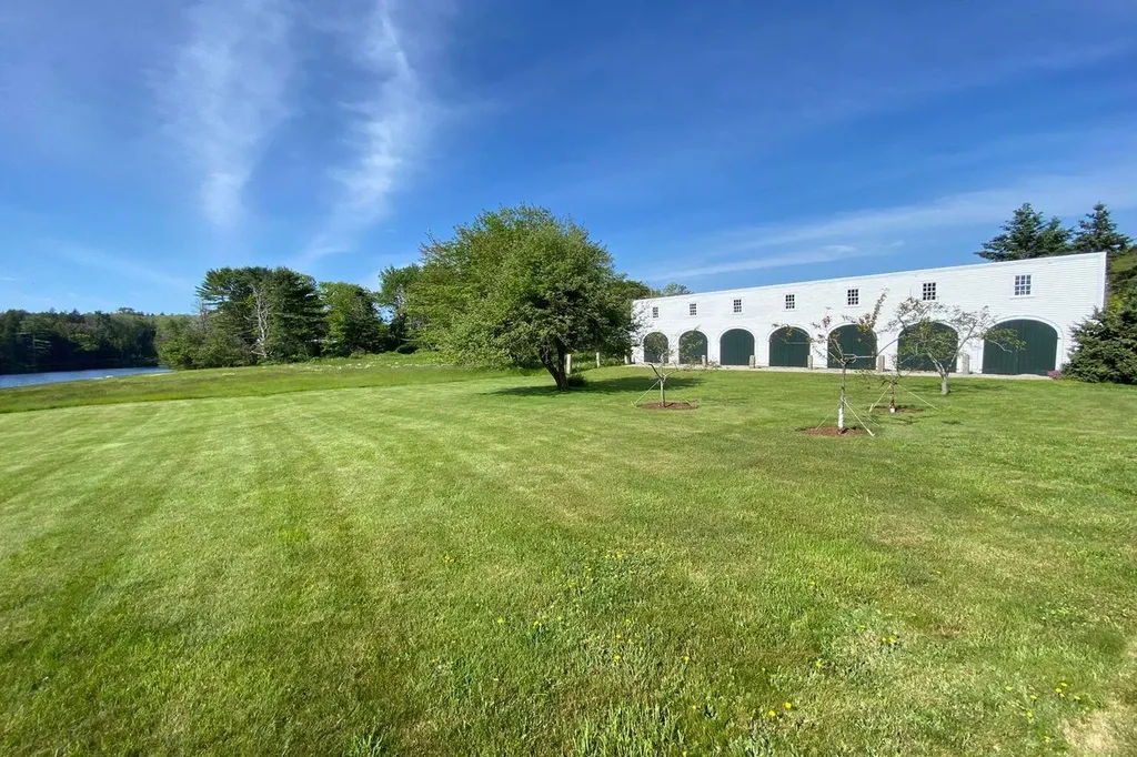 32 Murray Hill Road Boothbay ME 04544