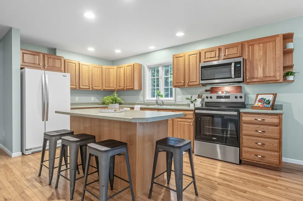18 Ansel Lane North Yarmouth ME 04097