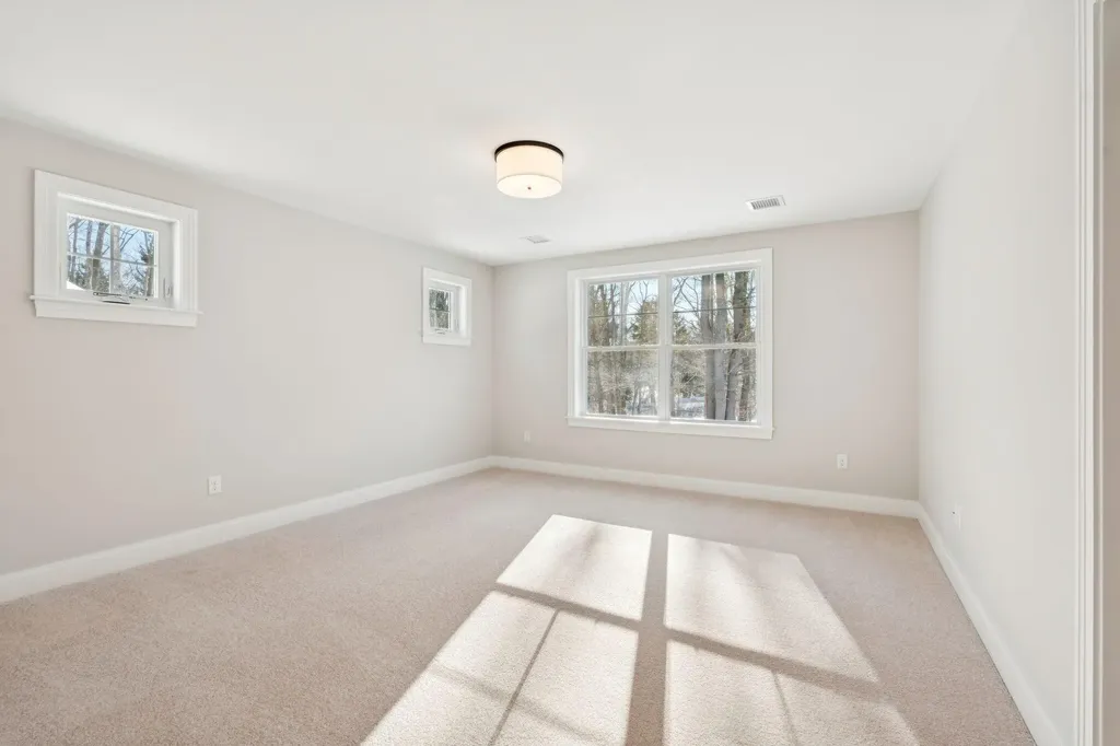 7 Washburn Farm Lane Kittery ME 03905