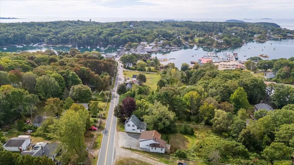 2059 State Route 129 South Bristol ME 04568