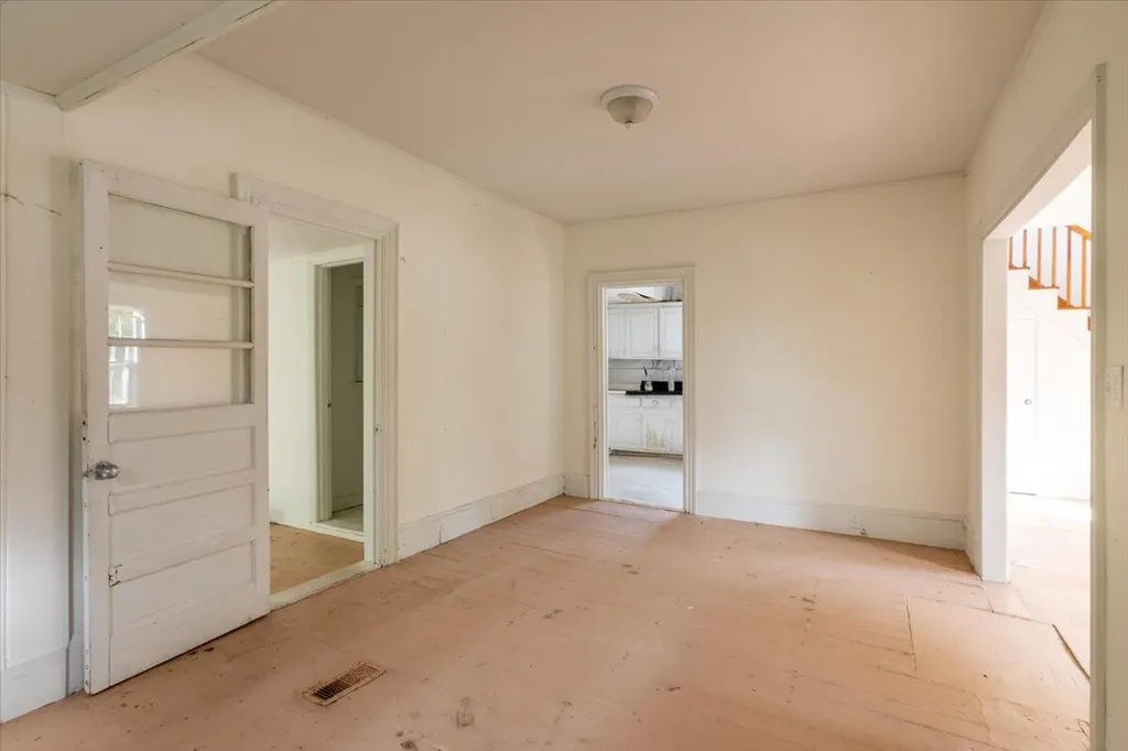 2059 State Route 129 South Bristol ME 04568