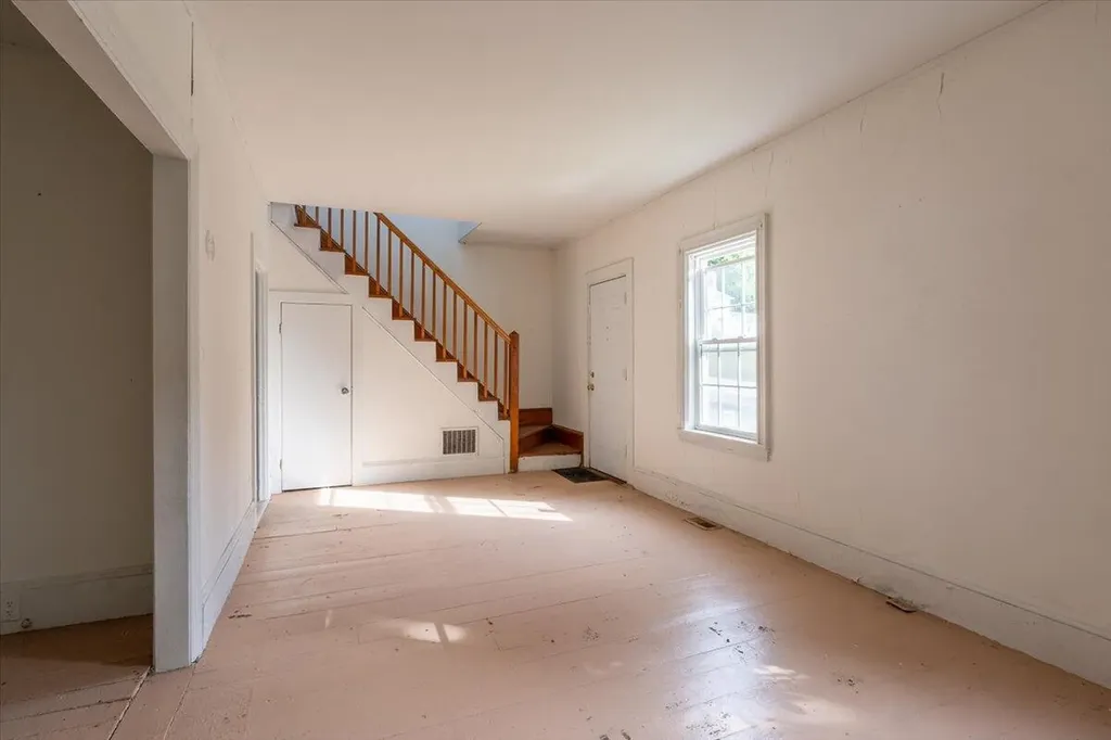 2059 State Route 129 South Bristol ME 04568