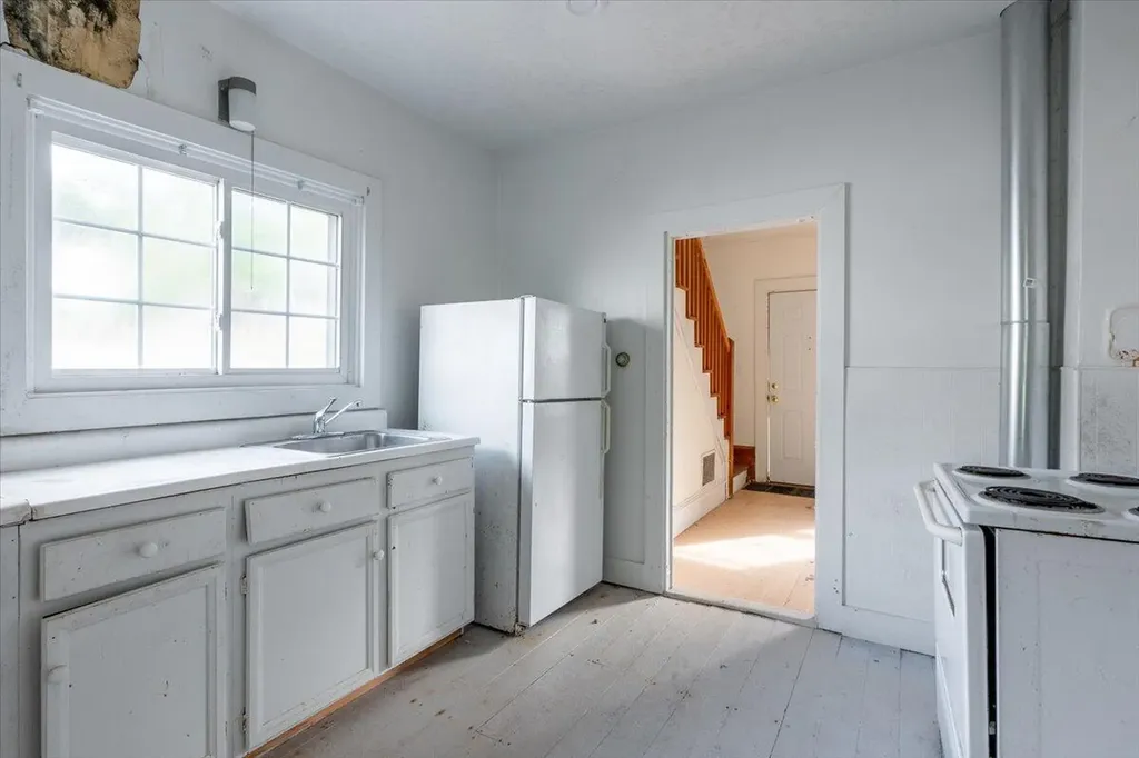 2059 State Route 129 South Bristol ME 04568