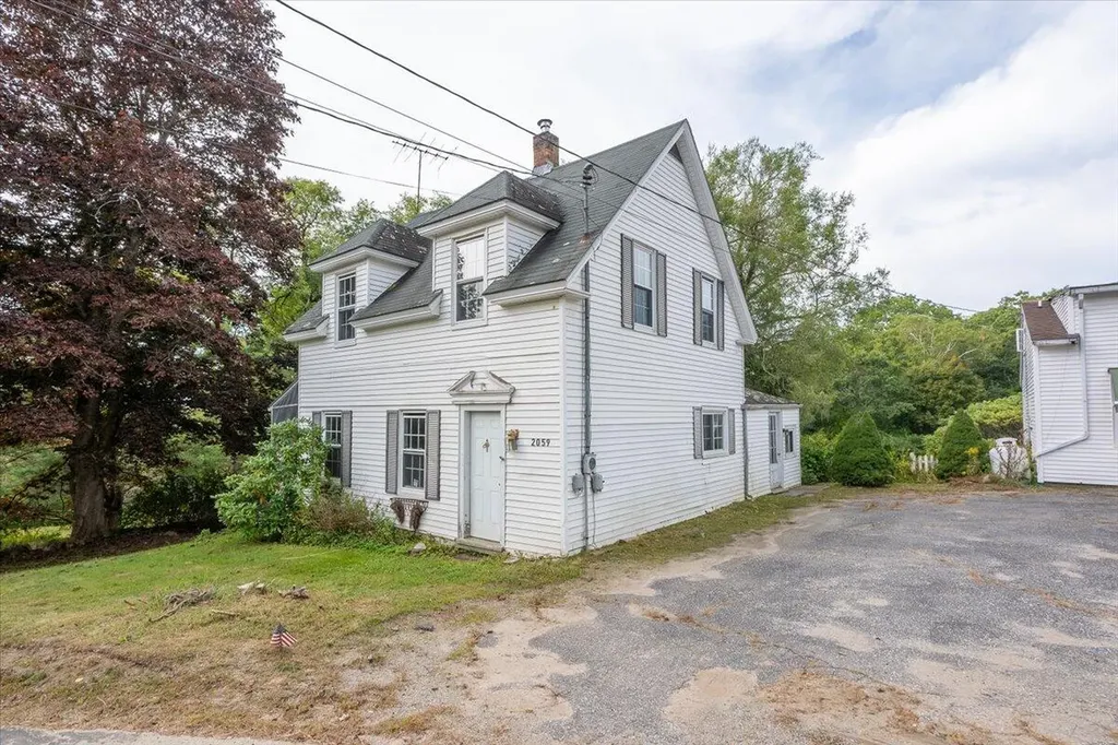 2059 State Route 129 South Bristol ME 04568