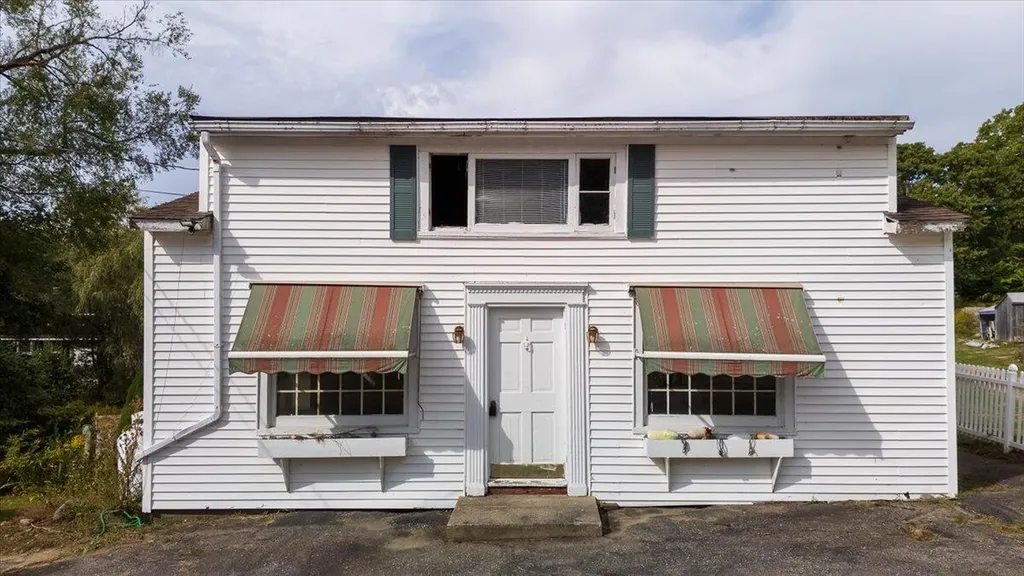 2059 State Route 129 South Bristol ME 04568