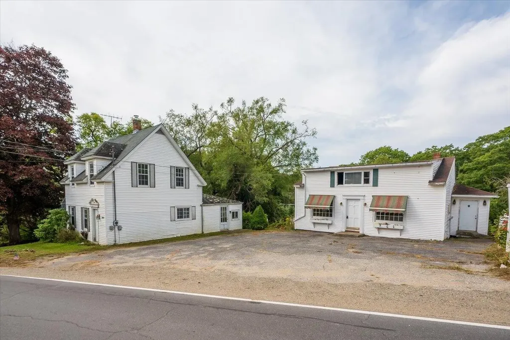 2059 State Route 129 South Bristol ME 04568