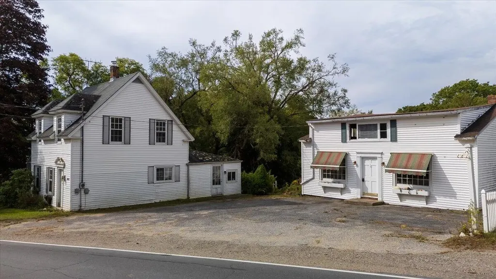 2059 State Route 129 South Bristol ME 04568