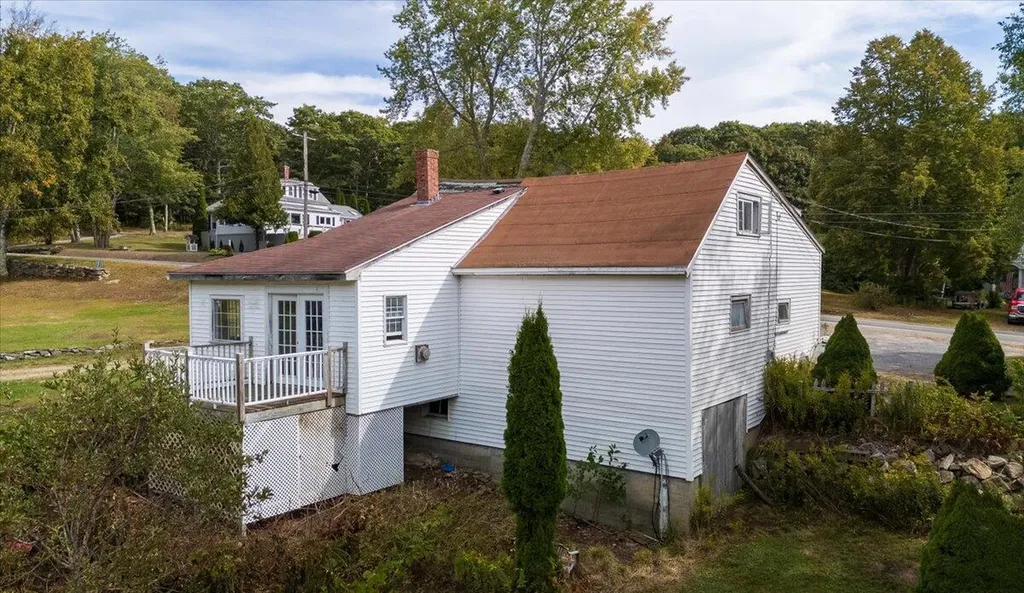 2059 State Route 129 South Bristol ME 04568