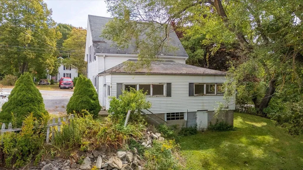 2059 State Route 129 South Bristol ME 04568
