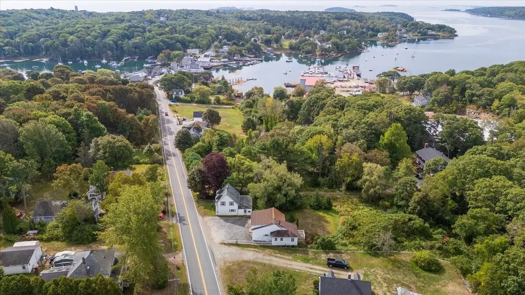 2059 State Route 129 South Bristol ME 04568