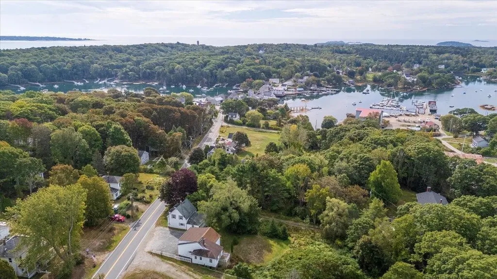 2059 State Route 129 South Bristol ME 04568