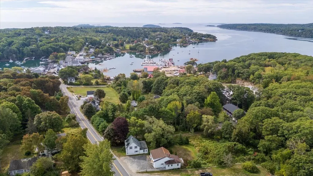 2059 State Route 129 South Bristol ME 04568