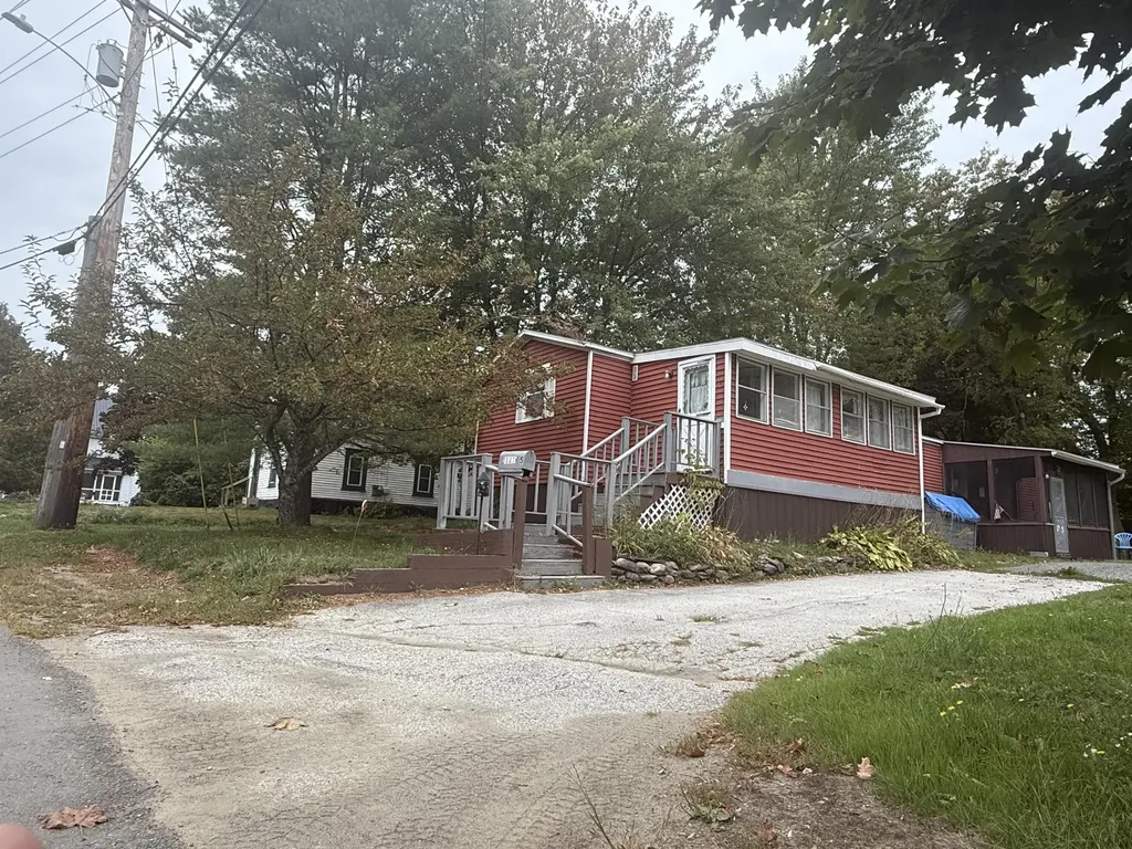5 South Street Newport ME 04953