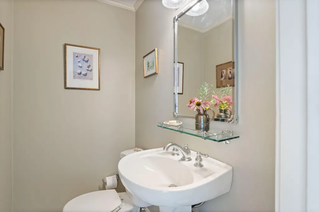 57 Foreside Road Falmouth ME 04105