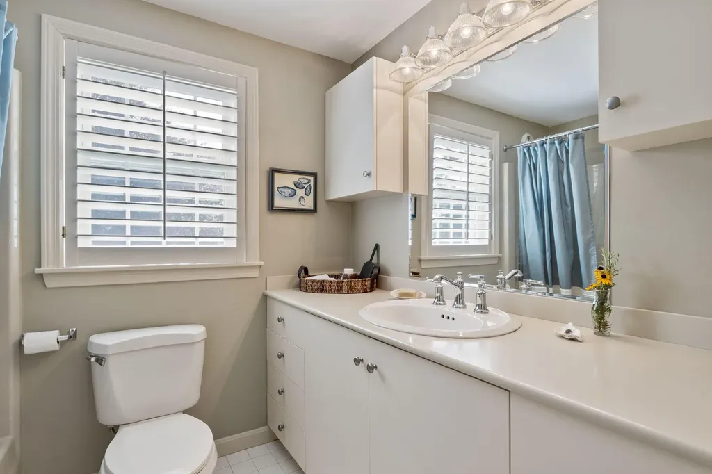 57 Foreside Road Falmouth ME 04105