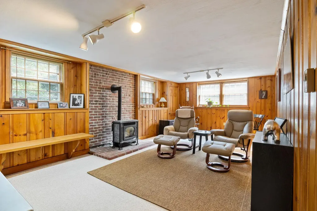 57 Foreside Road Falmouth ME 04105