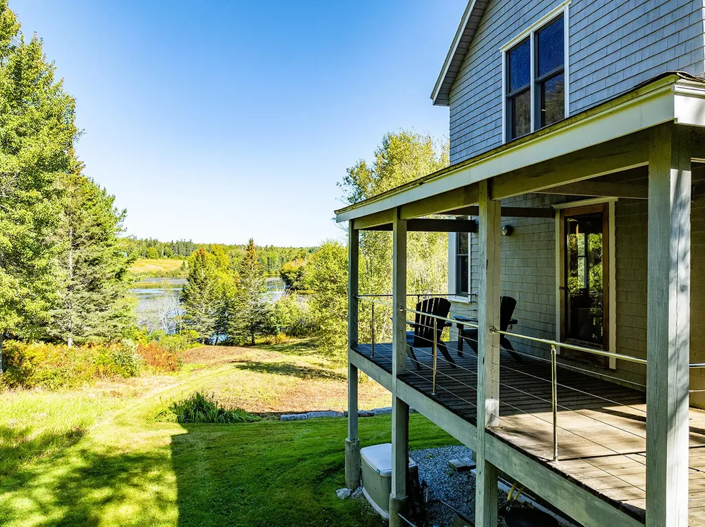 56 Raccoon Road Cushing ME 04563