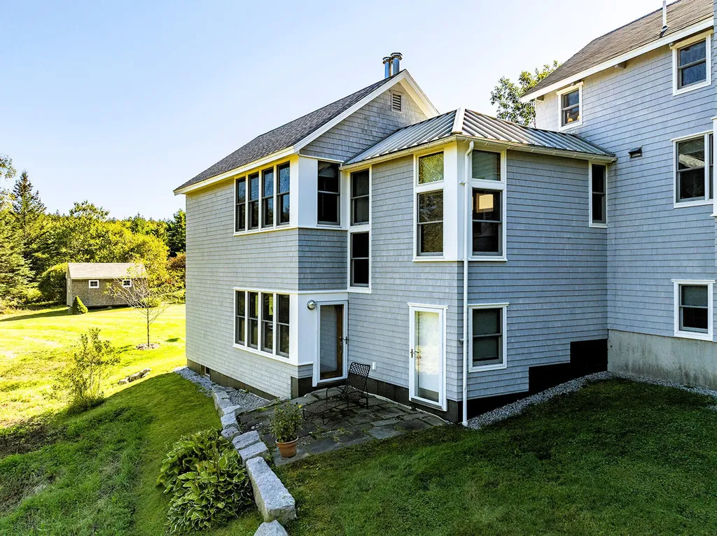 56 Raccoon Road Cushing ME 04563