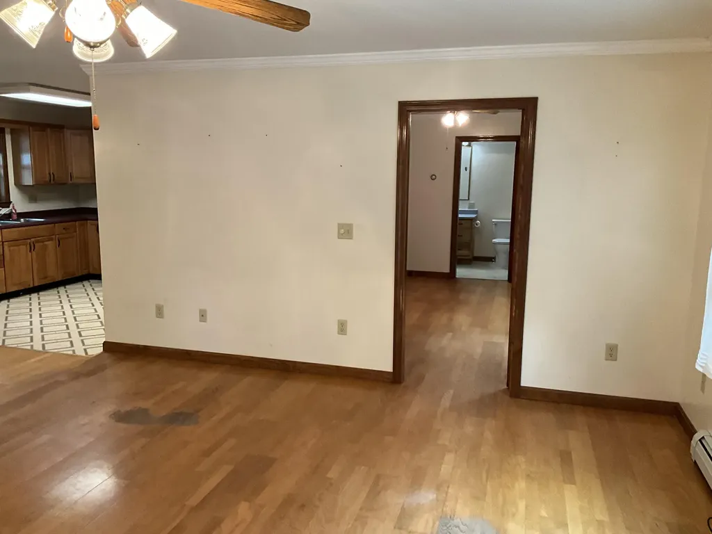 8 Cross Road Bradley ME 04411