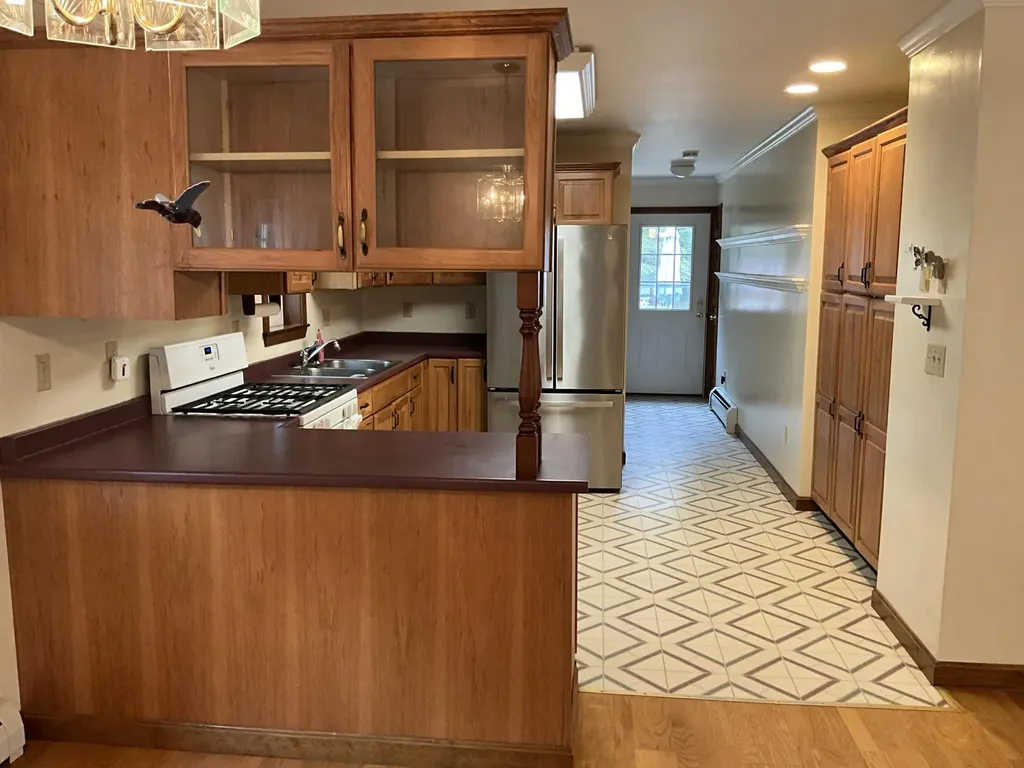 8 Cross Road Bradley ME 04411